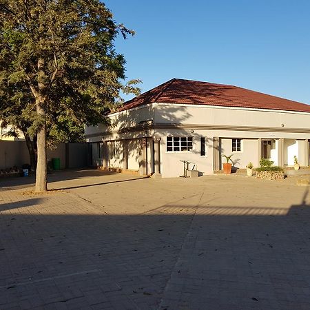 Batho Pele Lodge Gaborone Exteriör bild