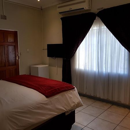 Batho Pele Lodge Gaborone Exteriör bild
