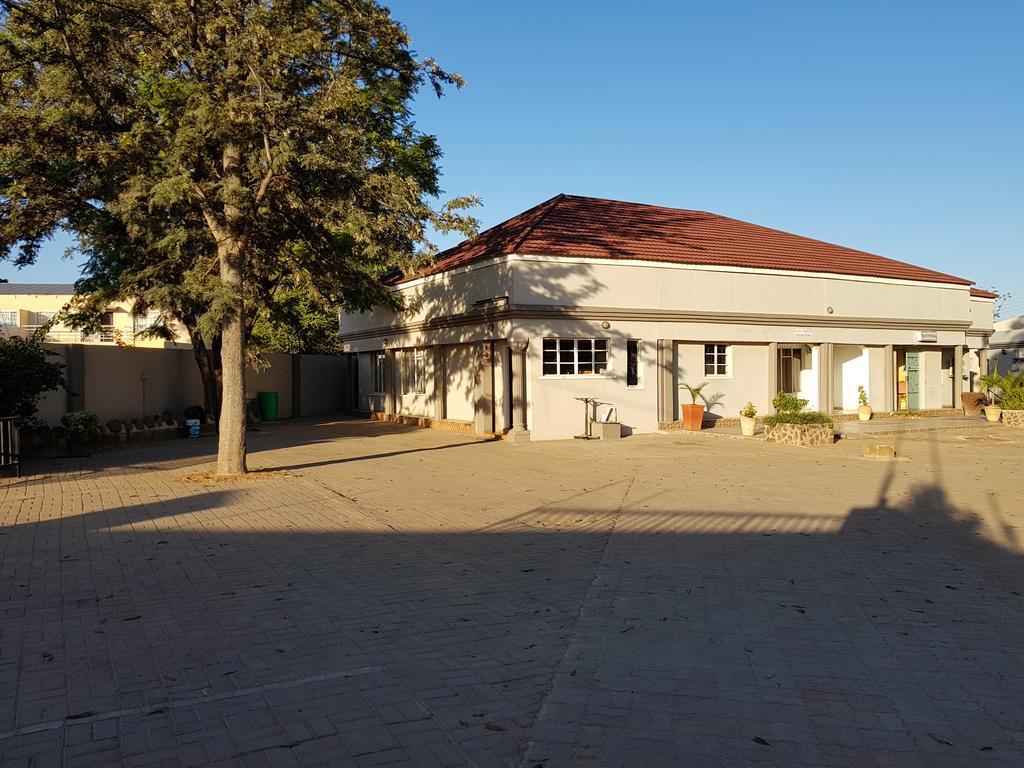 Batho Pele Lodge Gaborone Exteriör bild