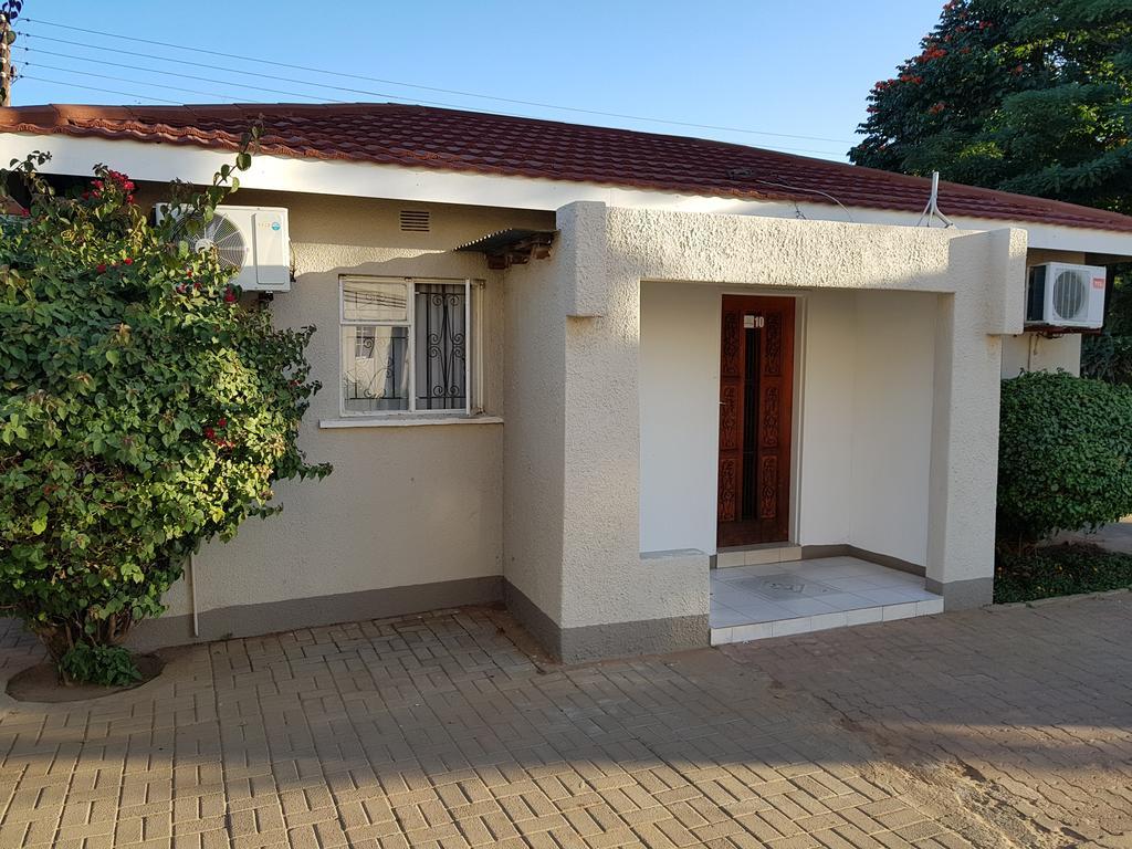 Batho Pele Lodge Gaborone Exteriör bild