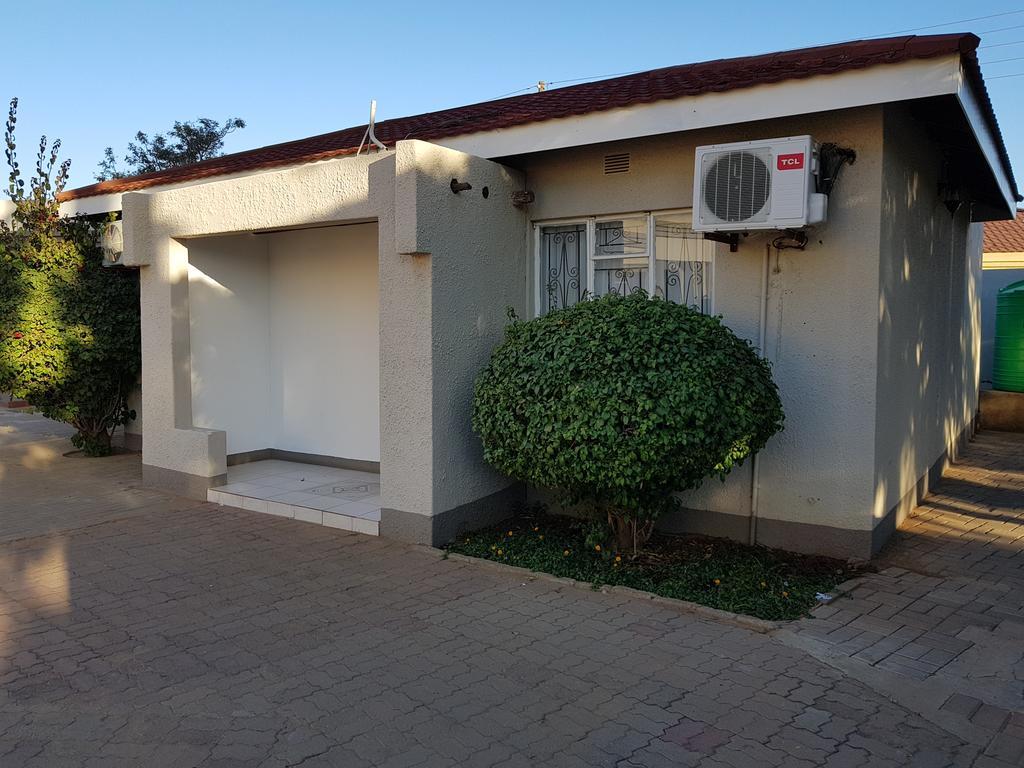 Batho Pele Lodge Gaborone Exteriör bild